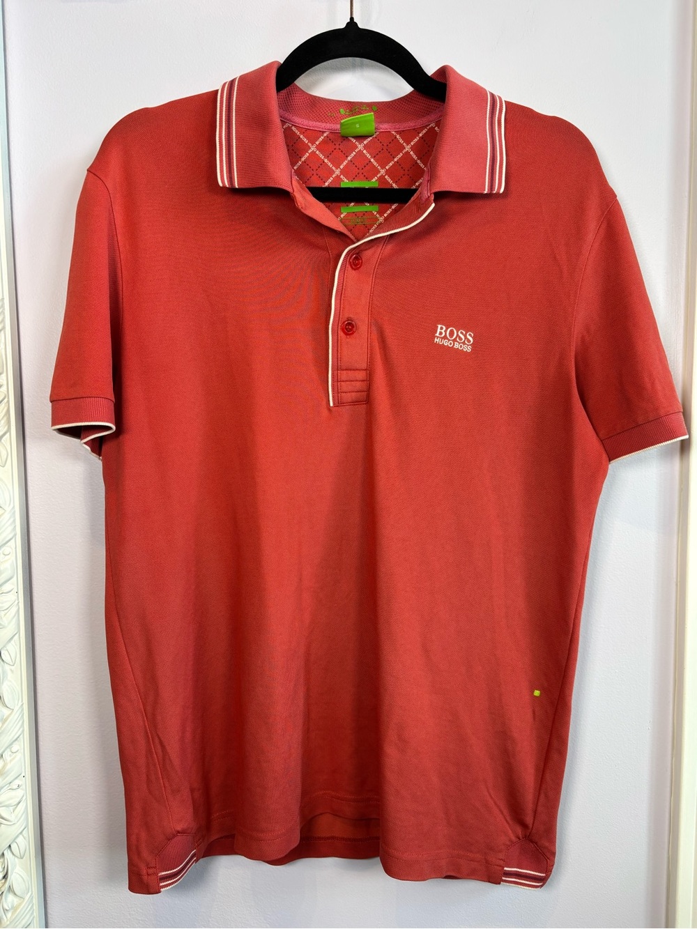 Hugo Boss Men’s Coral-Red Golf Polo with Contrast Trim Short Sleeve Size Small